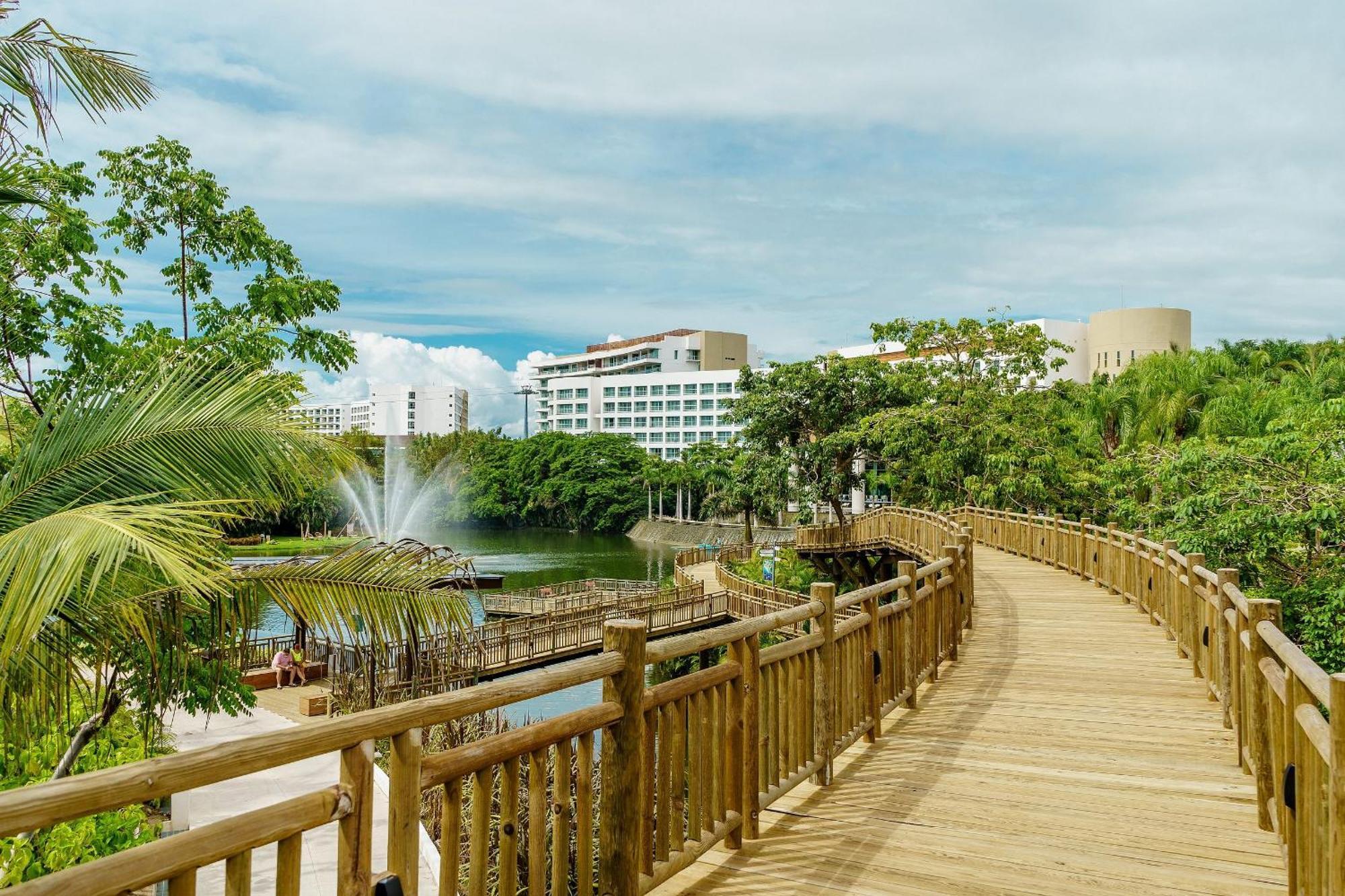 The Grand Luxxe Three Bedroom Spa Suite นวยโวบาญาร์ตา ภายนอก รูปภาพ