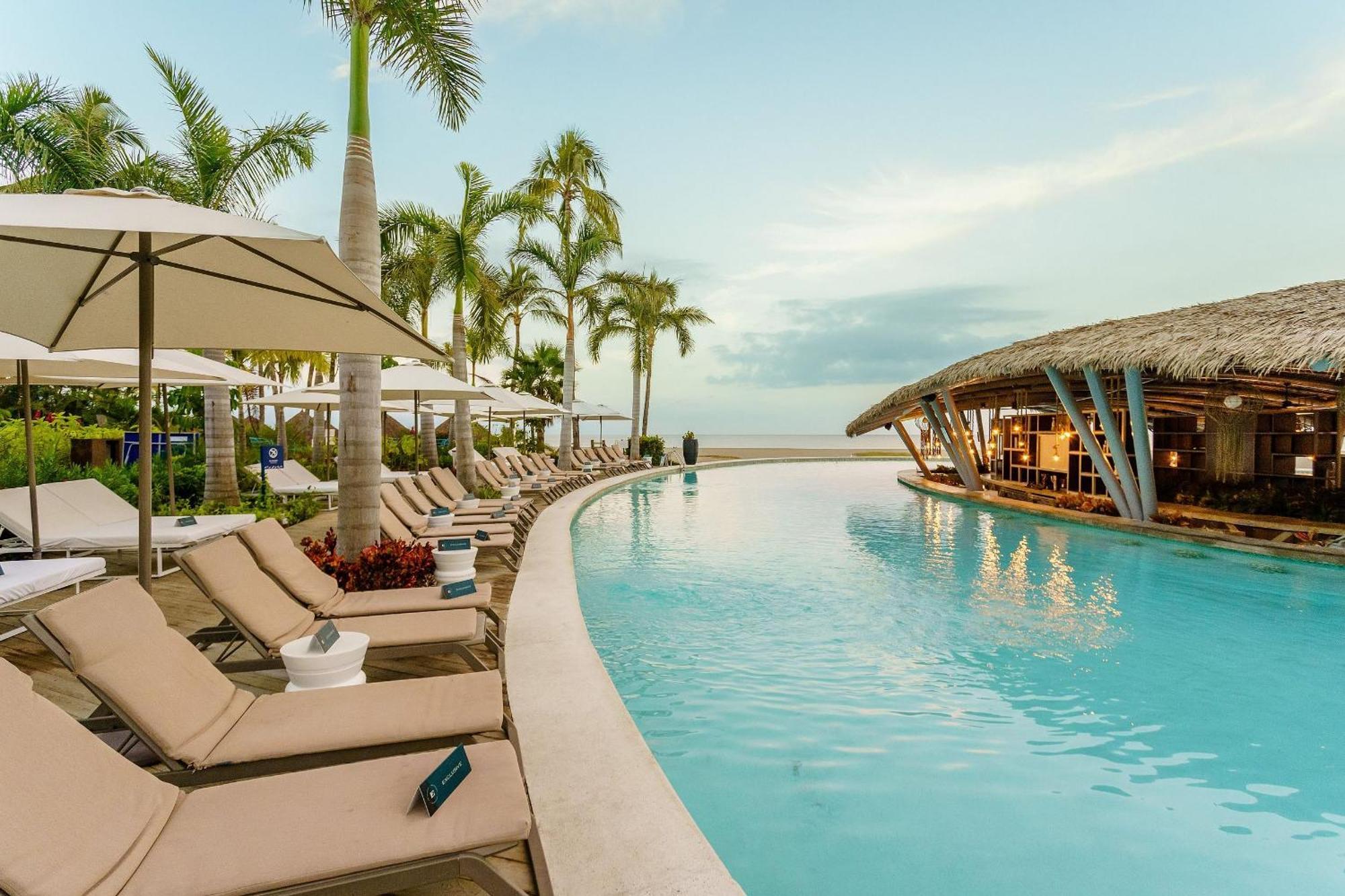 The Grand Luxxe Three Bedroom Spa Suite นวยโวบาญาร์ตา ภายนอก รูปภาพ