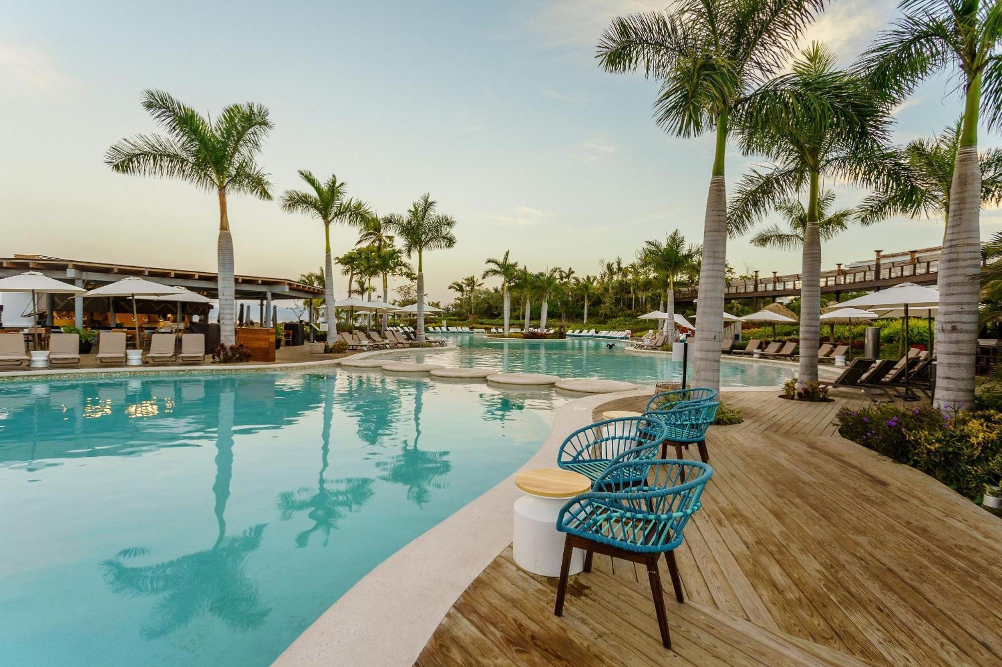 The Grand Luxxe Three Bedroom Spa Suite นวยโวบาญาร์ตา ภายนอก รูปภาพ