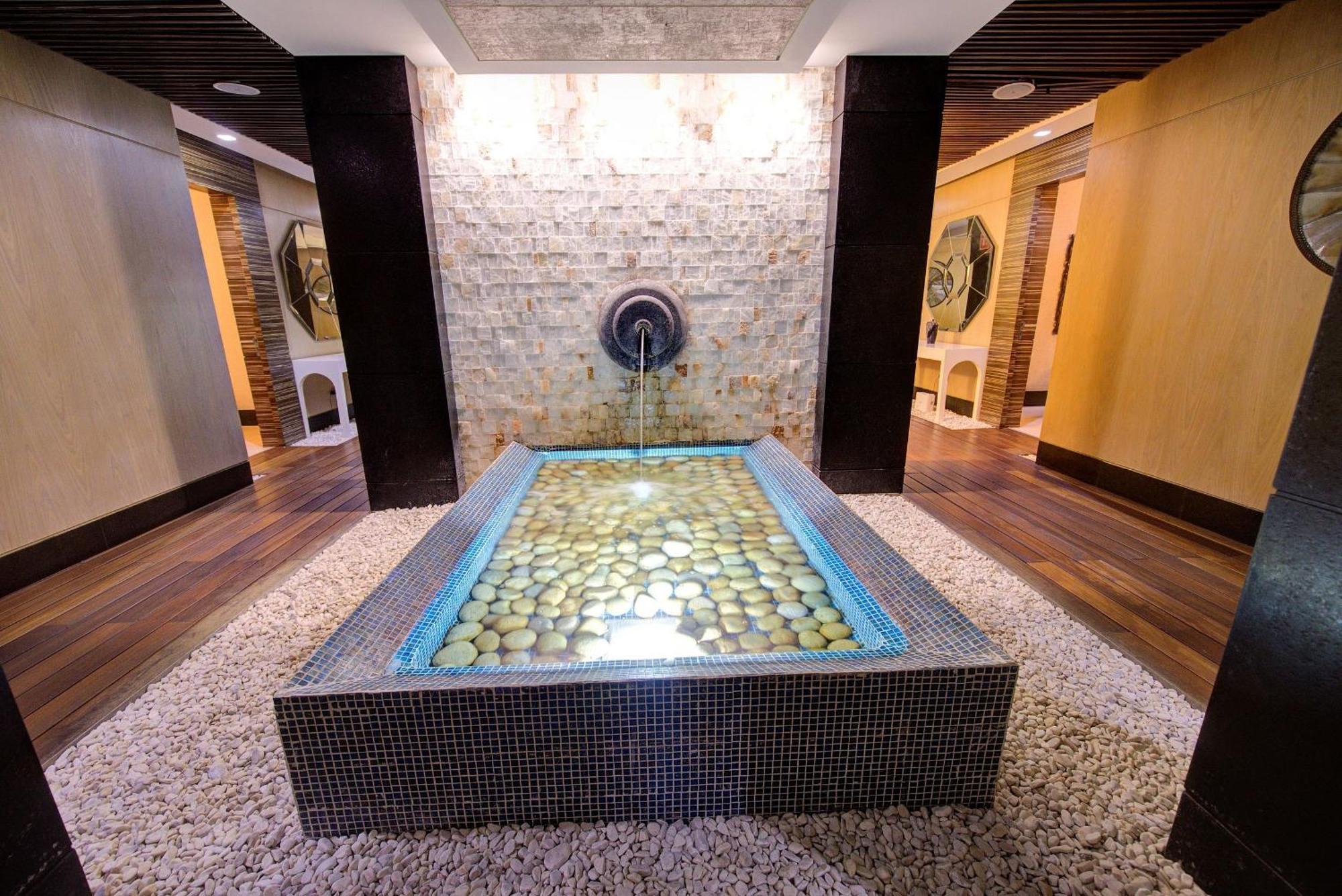 The Grand Luxxe Three Bedroom Spa Suite นวยโวบาญาร์ตา ภายนอก รูปภาพ