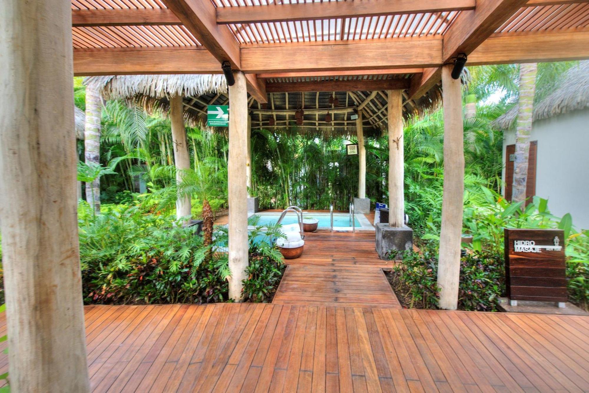 The Grand Luxxe Three Bedroom Spa Suite นวยโวบาญาร์ตา ภายนอก รูปภาพ