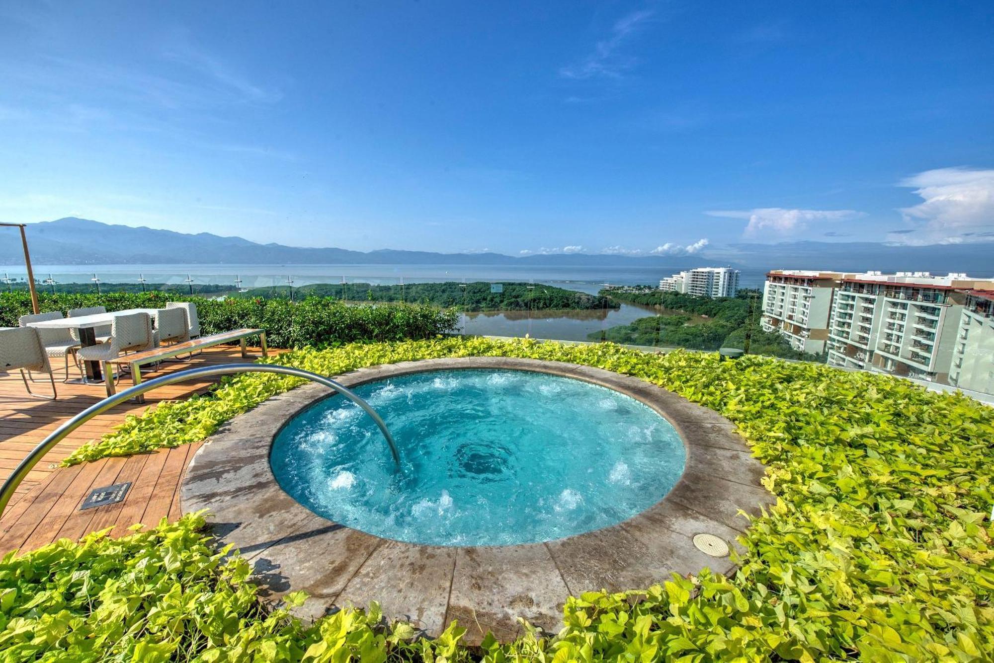 The Grand Luxxe Three Bedroom Spa Suite นวยโวบาญาร์ตา ภายนอก รูปภาพ